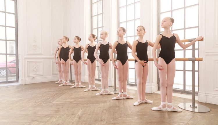 Почему ребенку стоит заниматься балетом